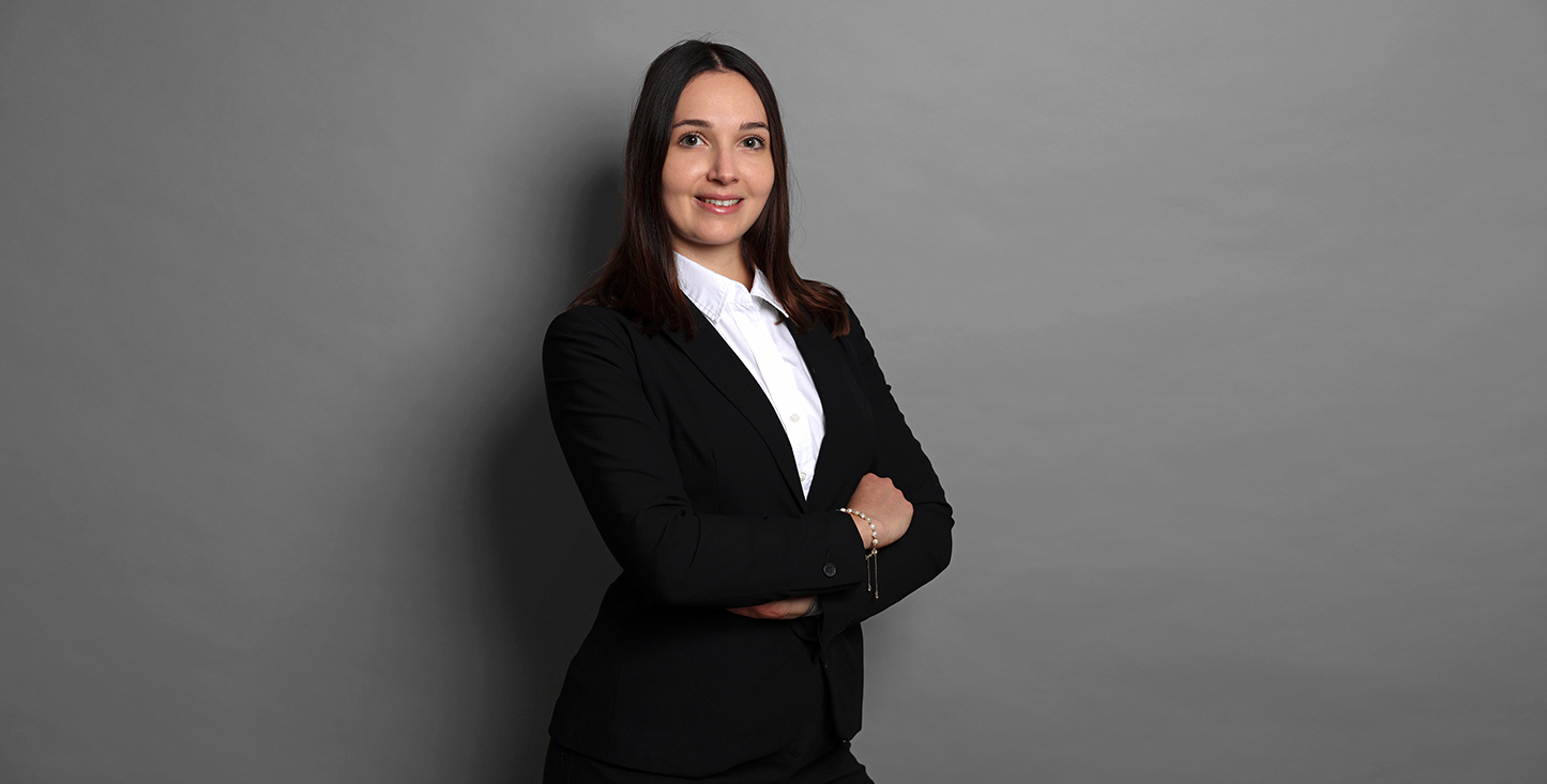 Portrait von Alessia Felice, Dipl. Rechtsfachfrau HF, Mitarbeiterin bei herelex. Kanzlei für Erbrecht Basel